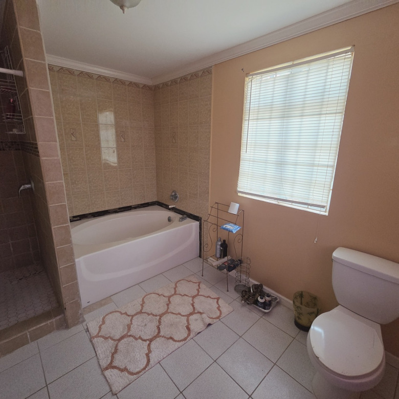 6 Bedroom House for Sale in Desruisseaux St Lucia