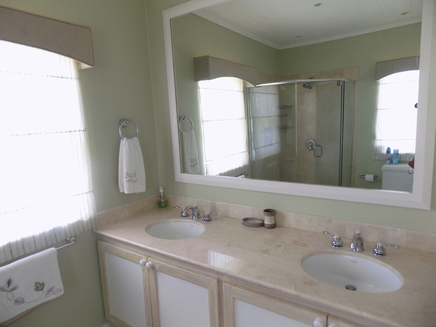 18 Pelican Point # 3 (1-bedroom rate)