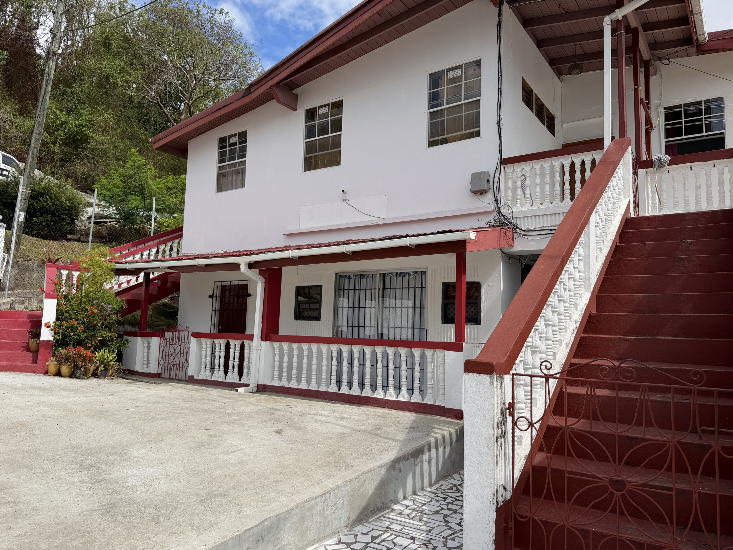 MULTI-FLOOR INCOME GENERATING PROPERTY