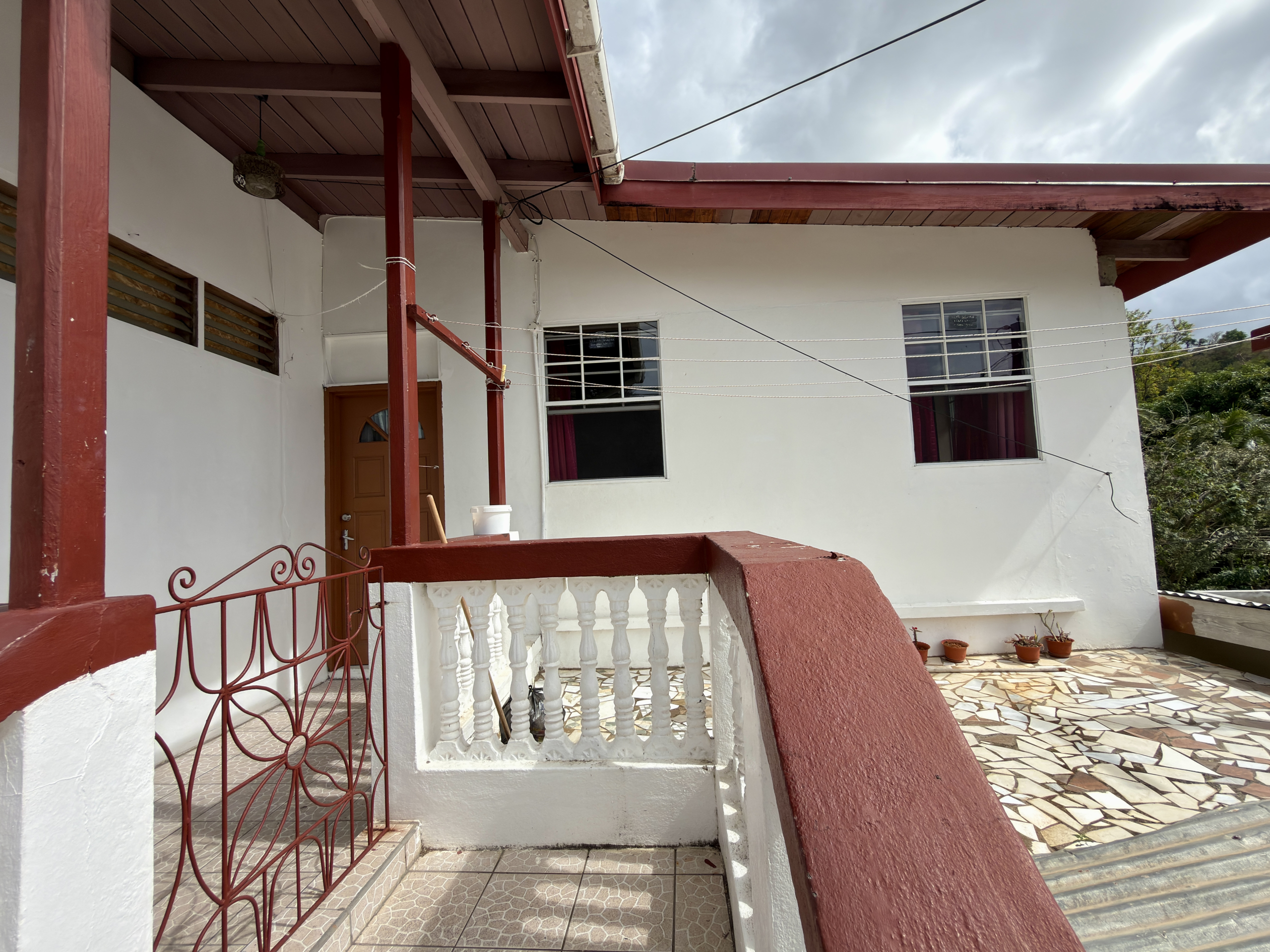 MULTI-FLOOR INCOME GENERATING PROPERTY