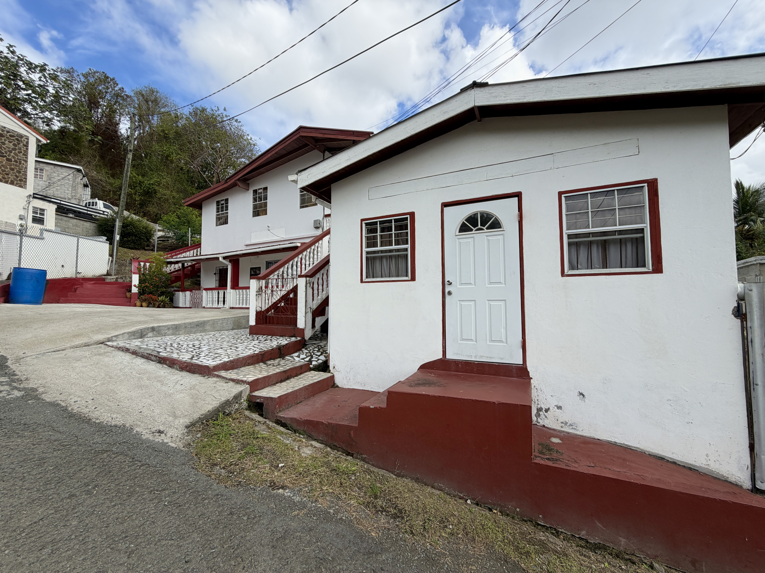 MULTI-FLOOR INCOME GENERATING PROPERTY