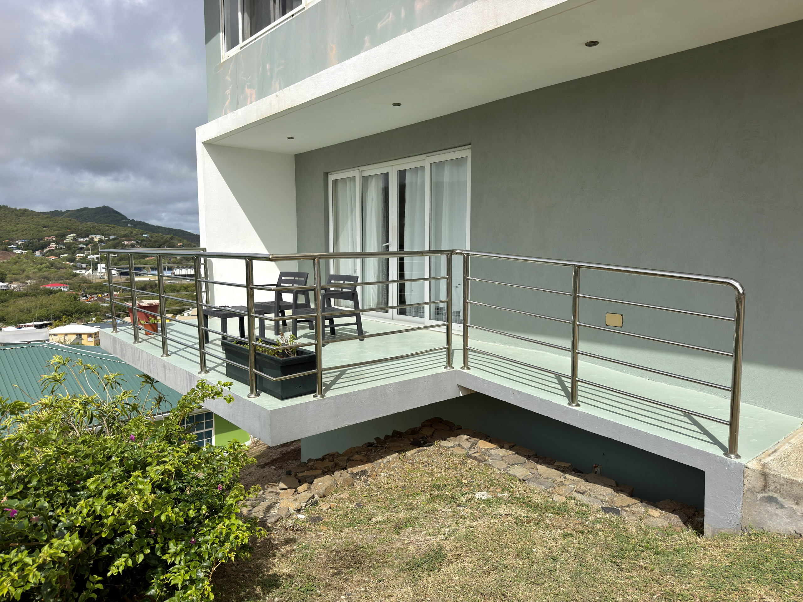INCOME GENERATING PROPERTY WITH AMAZING SEAVIEW