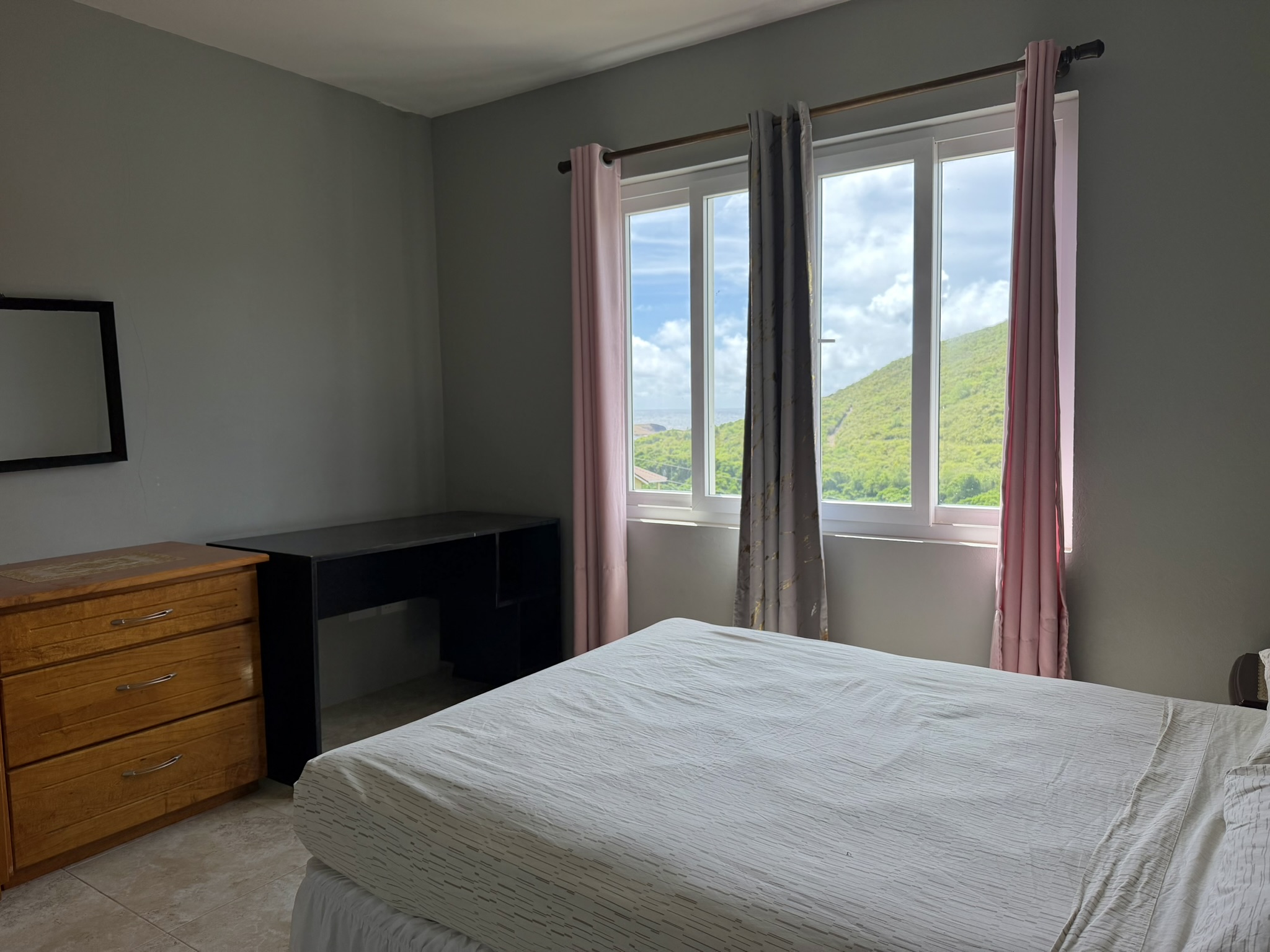 INCOME GENERATING PROPERTY WITH AMAZING SEAVIEW