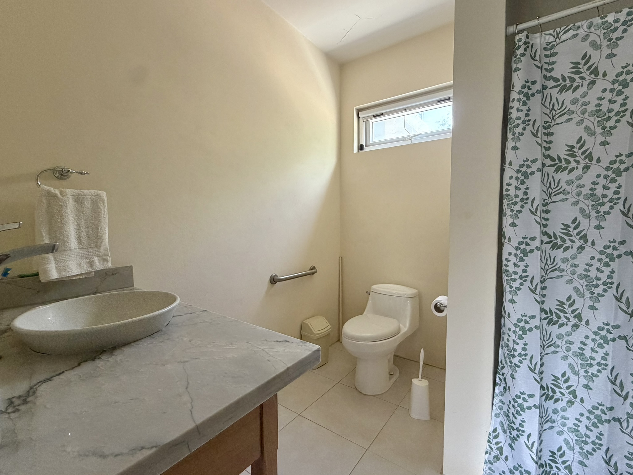 INCOME GENERATING PROPERTY WITH AMAZING SEAVIEW