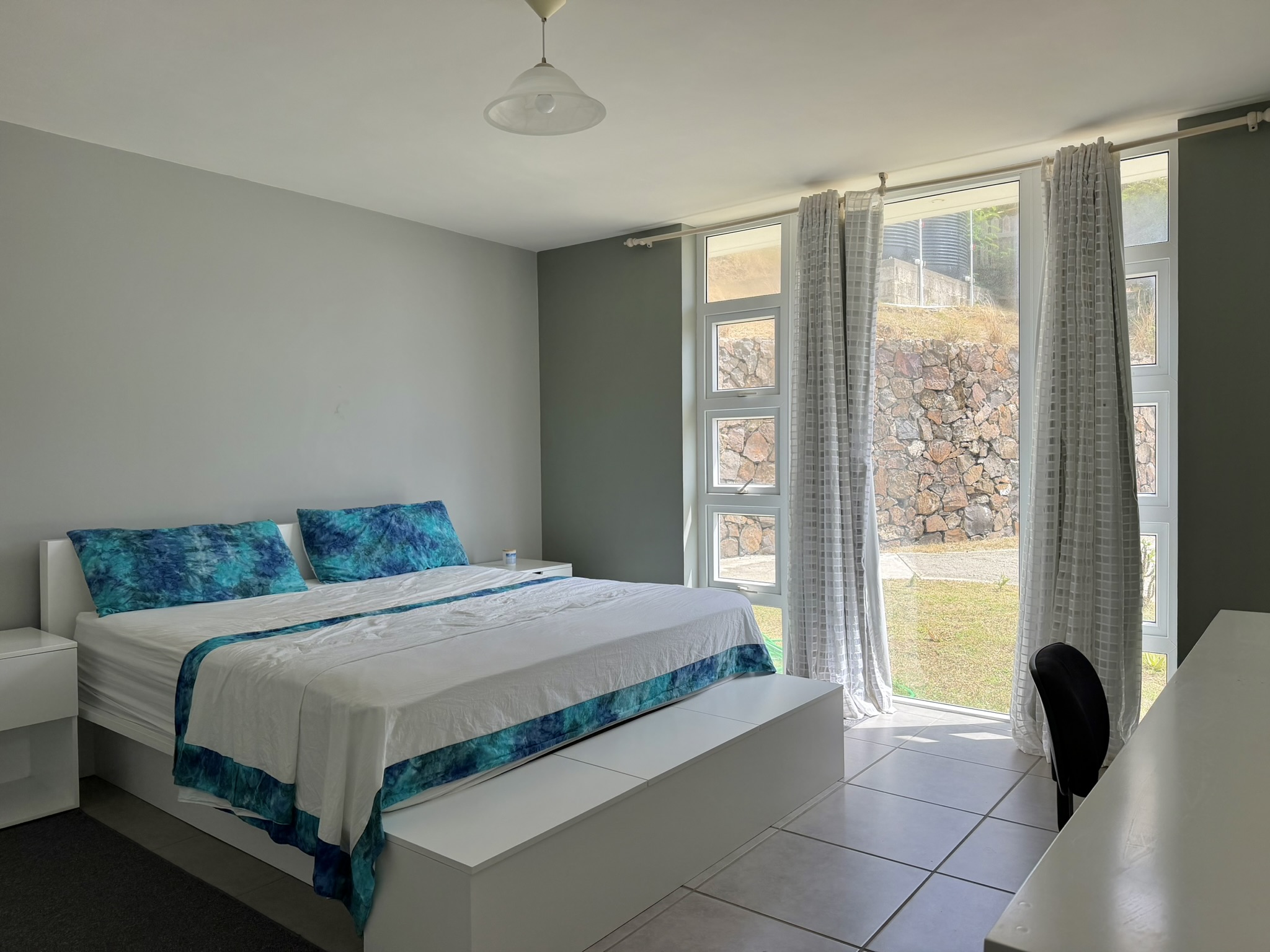 INCOME GENERATING PROPERTY WITH AMAZING SEAVIEW