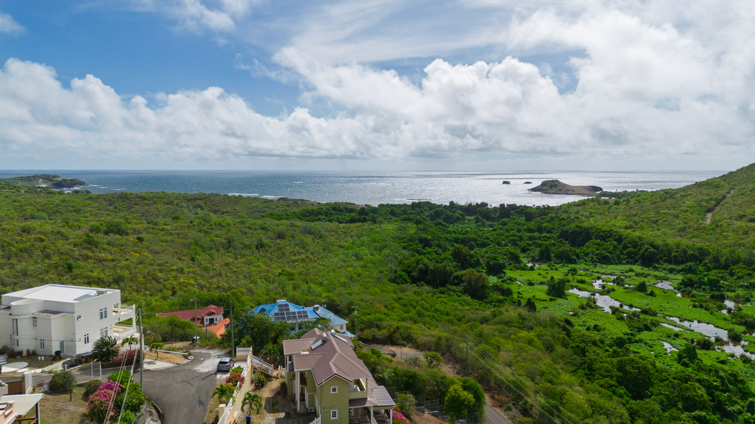 INCOME GENERATING PROPERTY WITH AMAZING SEAVIEW
